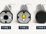 Trois moteurs tubulaires pour volet roulant électrique : Type 1 avec boutons +/- , Type 2 Somfy avec boutons jaune et blanc, Type 3 avec capot noir.